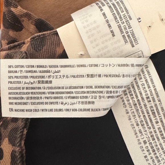 Abercrombie & Fitch Mid Rise Denim Mini Skort NWT - Picture 9 of 10